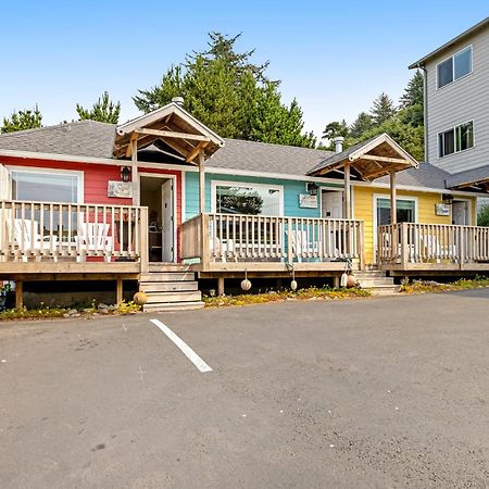 Captain'S Quarters And Cabins Depoe Bay Ruang foto