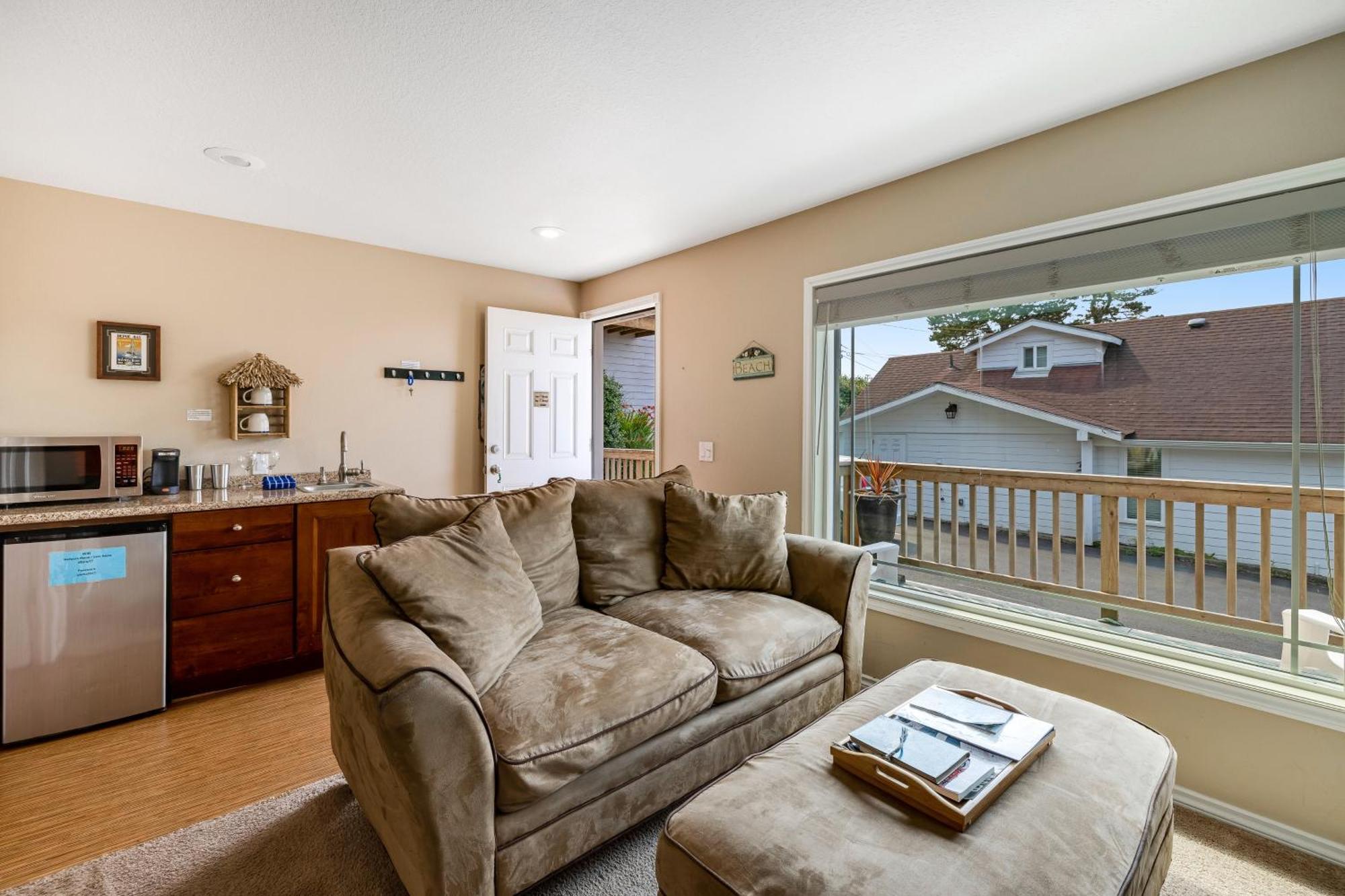Captain'S Quarters And Cabins Depoe Bay Ruang foto