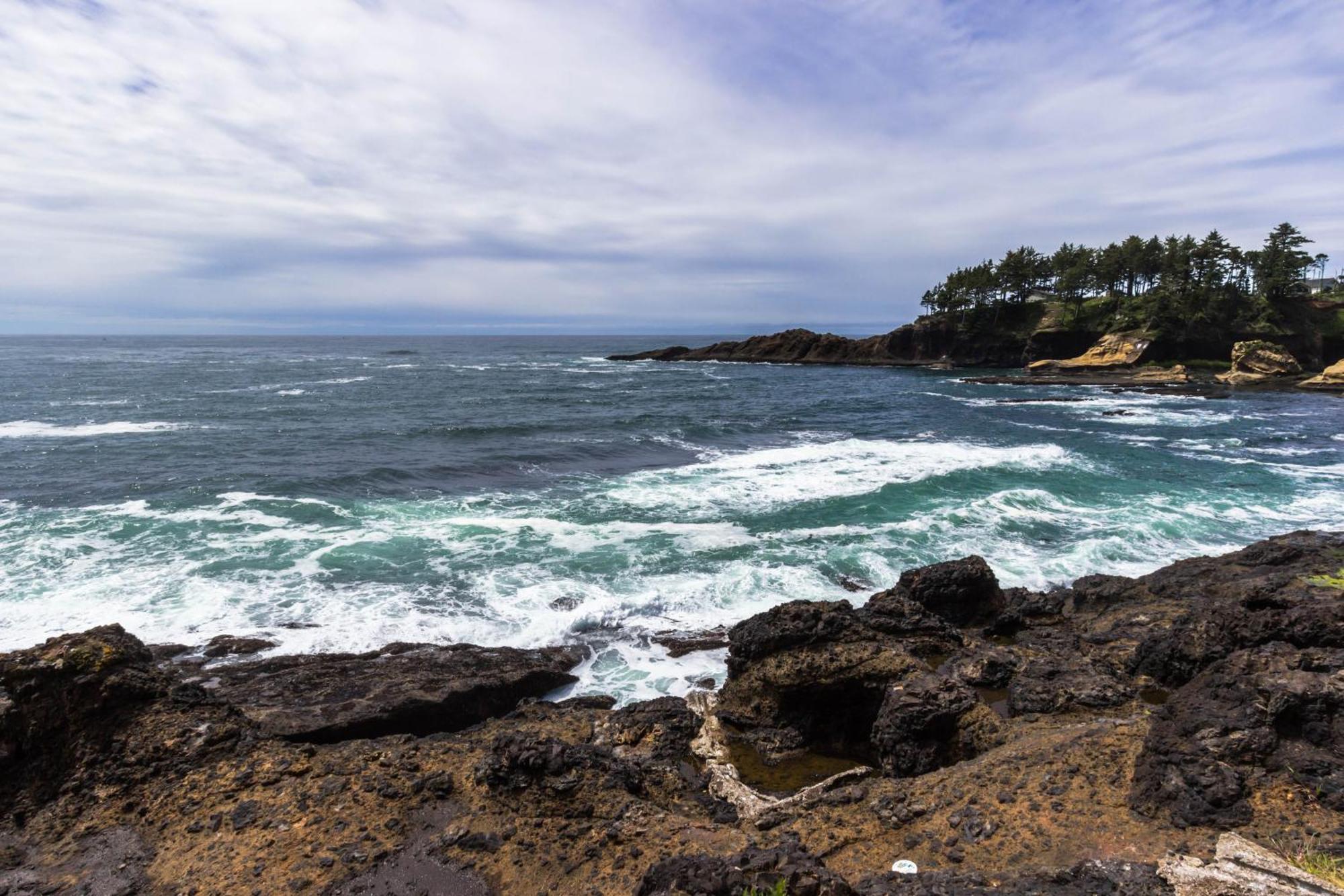 Captain'S Quarters And Cabins Depoe Bay Ruang foto