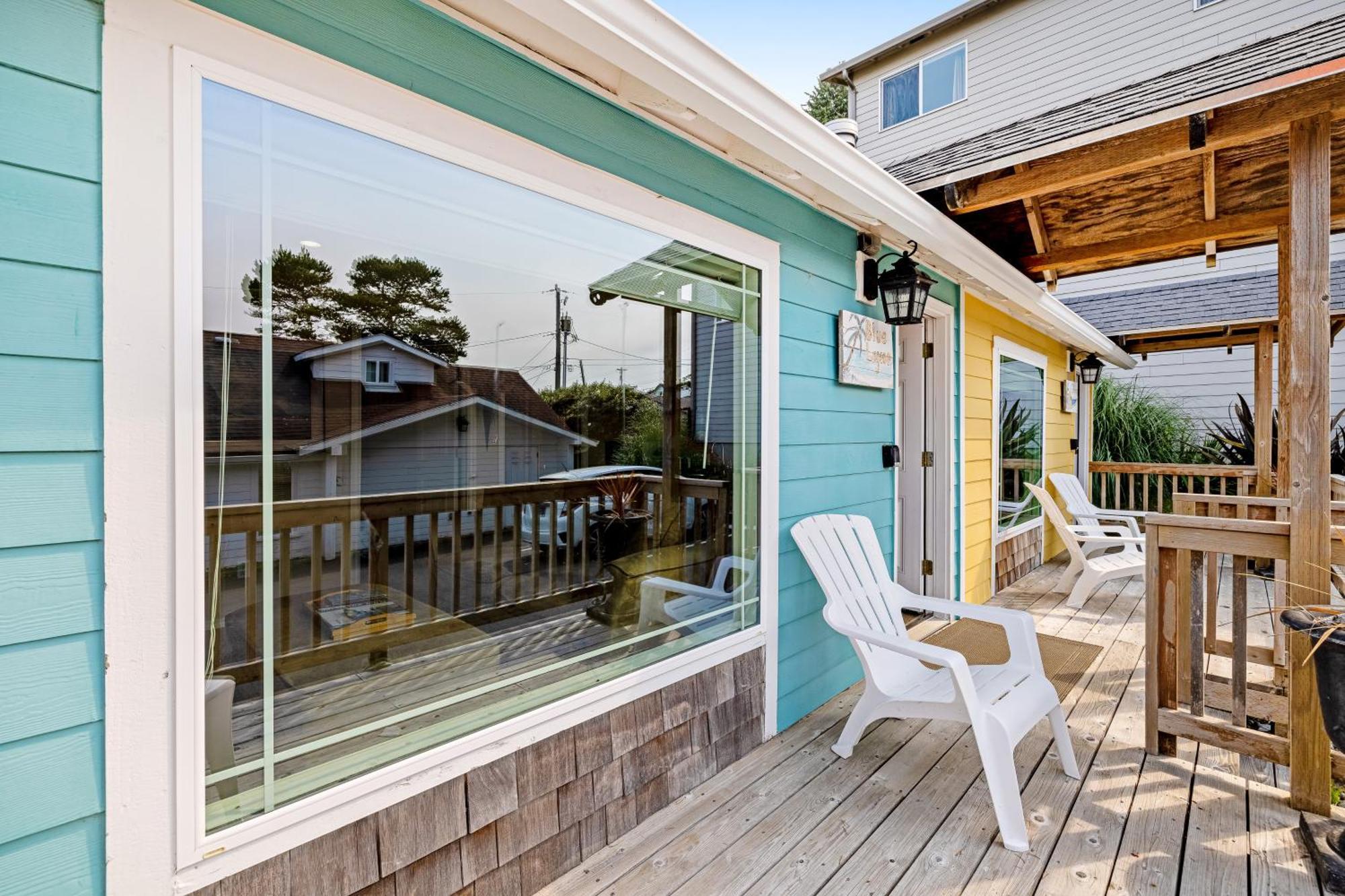 Captain'S Quarters And Cabins Depoe Bay Ruang foto
