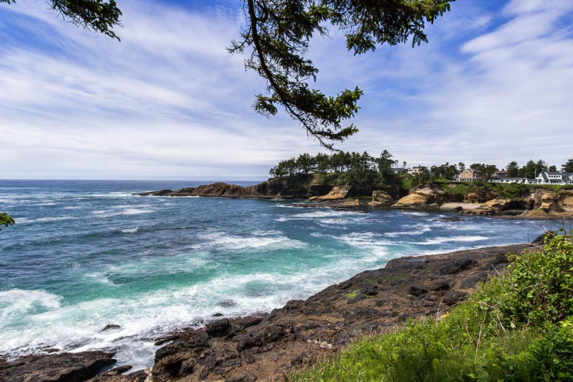 Captain'S Quarters And Cabins Depoe Bay Ruang foto