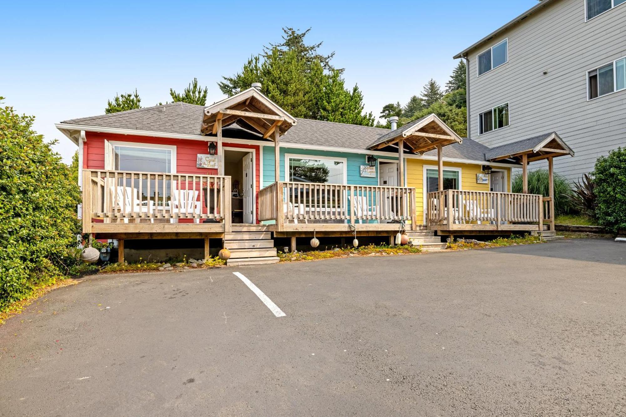 Captain'S Quarters And Cabins Depoe Bay Ruang foto